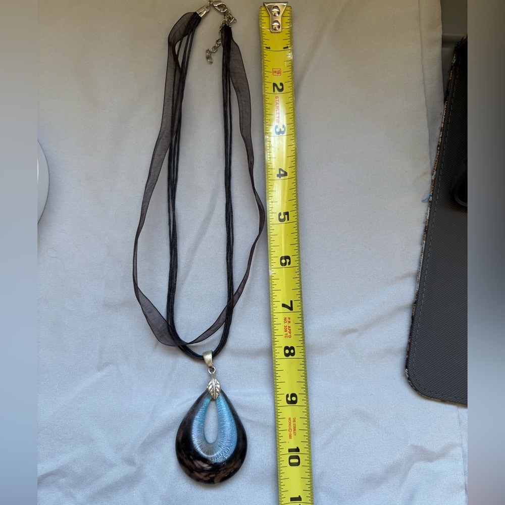 Chic Black and Blue Teardrop Pendant Necklace - Picture 5 of 6